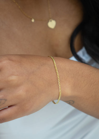 Gold Curb Chain Bracelet